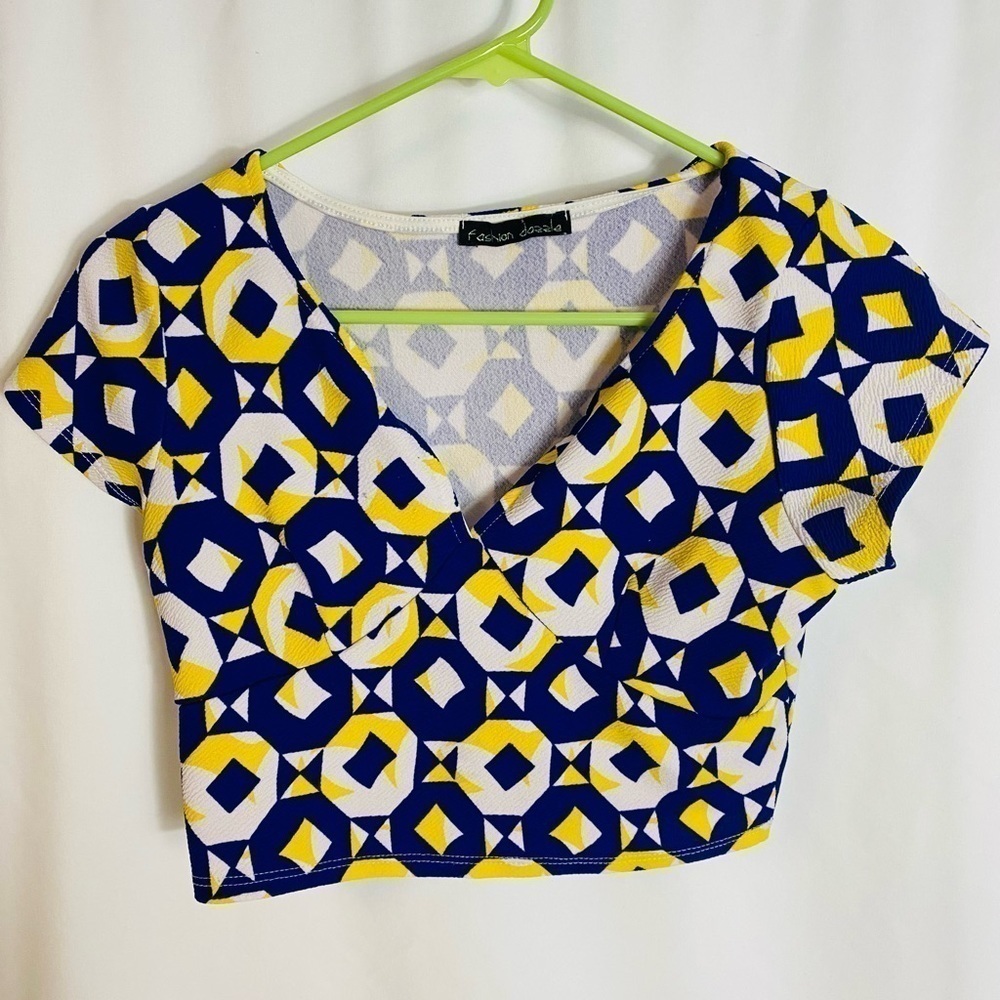 Crop Top - Picture 1 of 4